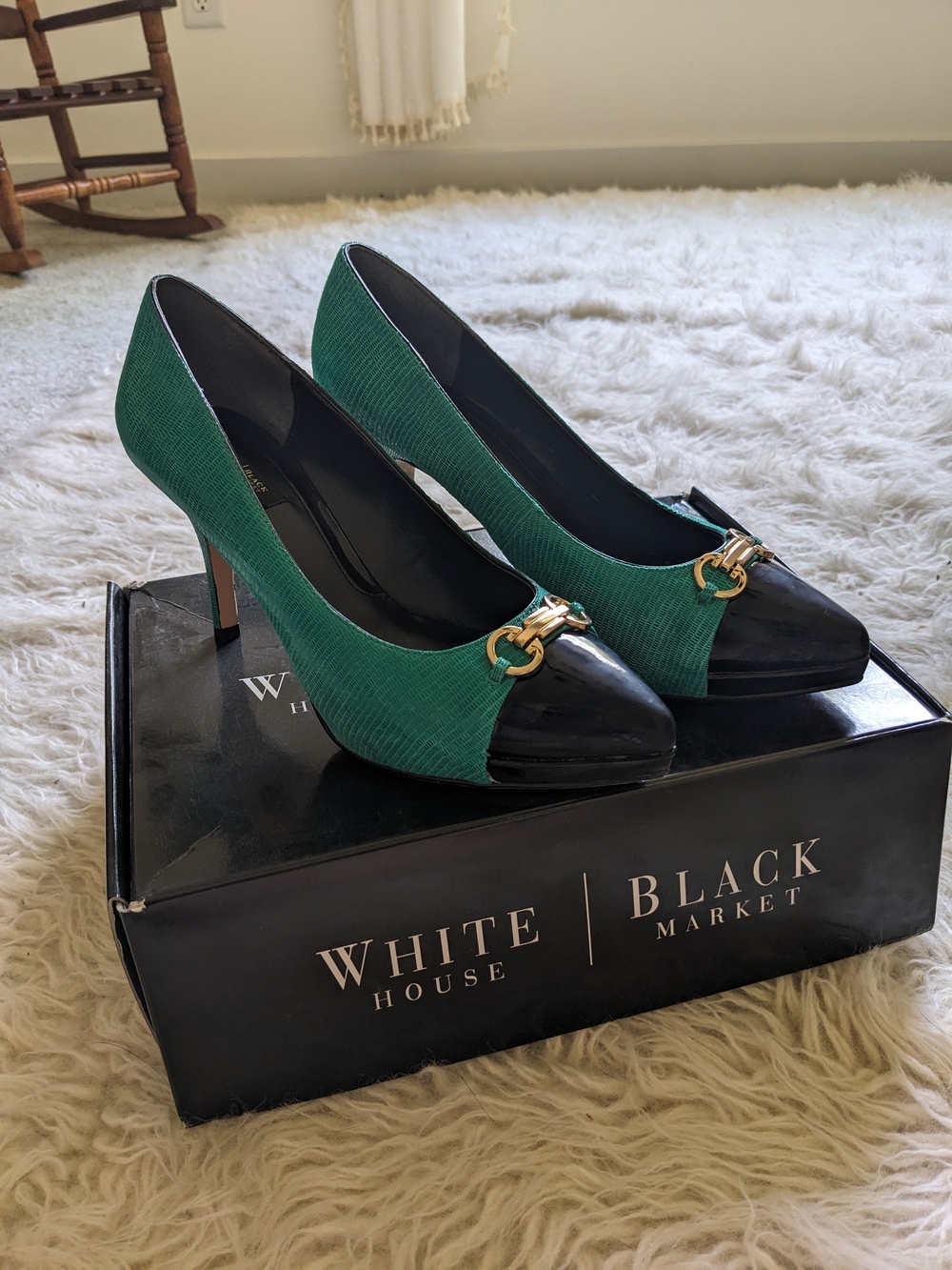White House Black Market Green and Black Pointed Toe Pumps